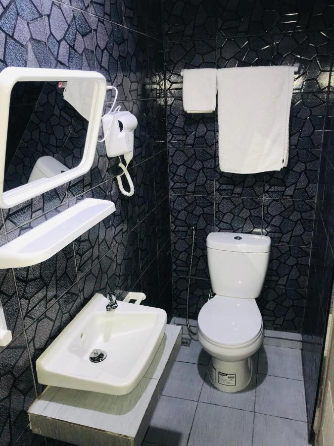 Hotel Harrys Resiendence Bangkok Exterior foto
