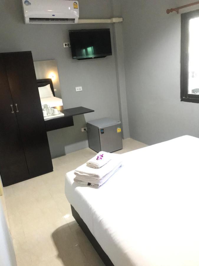 Hotel Harrys Resiendence Bangkok Exterior foto